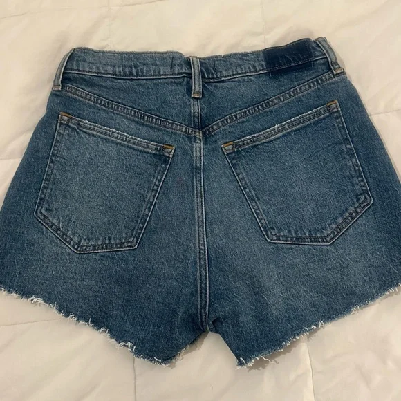 NWT- Abercrombie The Mom Denim Shorts Curve Love - Picture 3 of 4